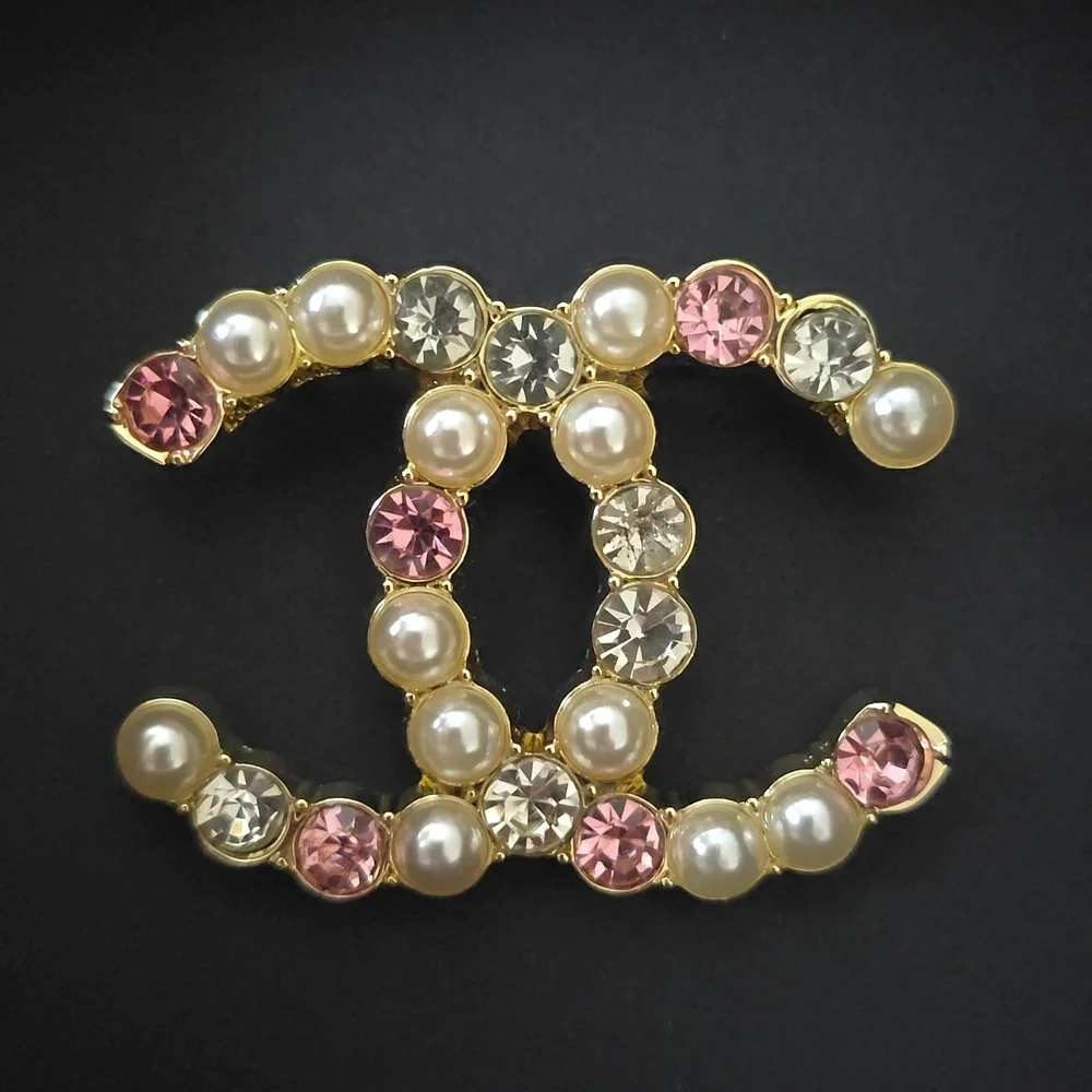 Like New! Authentic CHANEL CC Pearl Crystal Embellished Brooch PINK - Picture 10 of 16